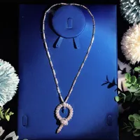 円形のヘビネックレストップ女性のヘビペンダントのための高品質のジュエリー厚いネックレスネックレス罰金の贅沢な宝石類のAAAジルコン