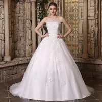 2019 Nueva Dubai elegante una línea de vestidos de novia apliques de encaje sin tirantes con cuentas Vestios De Novia princesa vestidos de novia con botones