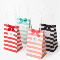 Kleine Candy-farbigen Streifen Weiß Kraft Paper Bag Candy Cookies Geschenke Paket-Beutel mit Griffen Bogen-Band-Geburtstags-Geschenke Kleine Taschen