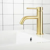 真鍮のバスルームの蛇口のミキサー水タプス盆地の蛇口の浴室の流行真鍮製タップブラシをかけられたゴールドグレーマットブラックゴールドミキサータップ