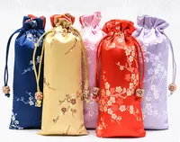 Uzatmak Patchwork Kiraz Hediyelik Çantalar İpli İpek Saten Mücevher Boyun Kılıfı Öküz Kornalar Tarak Trinket Depolama Cep 8x18 cm çiçekleri