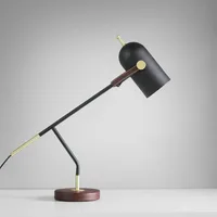 Nordic Modern Leather Smidesjärn Bordslampa Kreativ Personlighet Sovrum Bedside Led Eye Lamp Desk Lamp