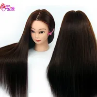 Tête de mannequin avec la formation de cheveux coiffure poupée mannequin