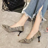 Hot Sale-Spring Womens Stripe Leopard Print Punted Teen Pumps Schoenen Koreaanse stijl Kitten Hoge Hakken Schoenen