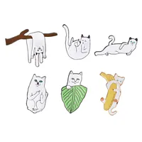 Animal dos desenhos animados esmalte engraçados preguiçosos gatos com Banana projeto broche botão de lapela Corsage distintivo For mulheres homens presente Bijuterias criança