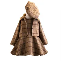 2018 новая мода 3 шт. Детские девушки одежда набор пальто шарнирное платье шляпа осень зима мода детей костюм плед одежда