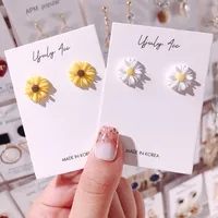 New fashion small daisy flower acrylic stud earrings for women girls korea style s925 sterling silver ear needle earring jewelry