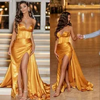 Simple Gold Prom Dresses Spaghetti Satijn Hoge Kant Split Evening Jurken Plus Size Arabische Formele Jurk Abendkleider Robe de Mariée