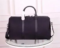 Partihandel Ny Canvas Duffel -väskor för män Toppkvalitet Classic Travel Bagage Bag For Man Totes Leather Handbag Fashion Duffle Pås
