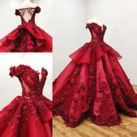 Red Sweet 15 Quinceanera Robes Robe de bal sur l'épaule 3D Perles appliqués Floral Girls Pageant Robes Formal Prom Dress Sweep Train