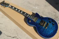 Guitarra eléctrica azul personalizada de fábrica con nubes de diapasón de palo de rosa Maple Mape de chapa azul Boding Body and Code Oferta personalizada