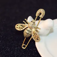 Utsökt mikro-set glänsande zirkon 18k guldpläterad lyx bee brosch smycken europeisk temperament kvinnor high-end animal brosch