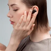 Hot renomeação vender fone de ouvido e GPS de carregamento sem fio Fone de ouvido Bluetooth com o Smart Sensor auriculares de alta qualidade com caixa selada