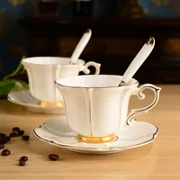 Europese stijl bone china koffie theekop en schotel lepel set keramische beker 200ml elegante porseleinen thee beker set fancy gift