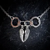 新しいスタイルの古代のシルバー手錠ウィングチャームペンダントネックレス守護者の天使の創造的なデザイナーネックレス女性男性のジュエリーベストフレンドギフト