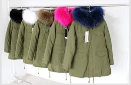 Wholesale-2015ロング本物の自然の実物の毛皮のコートウィンタージャケット女性パーカーアライグマの毛皮のカラーフード付きパッド入りジャケット女性の高品質