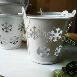 Darmowa Wysyłka! 100 sztuk / partia! Hollow Out White Color Snowflake Mini Tin Pails, Mini Wiaderki Favors Mini Bucket Candy Boxes Favors, Tin Pails Favors