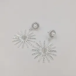 Fashion-Design Crystal Sunflower Stud Kolczyki Dla Kobiet Moda Biżuteria Srebrny Kolczyk Rhinestone Gwiazdy Kolczyk Wisiorek Brindal Brincos