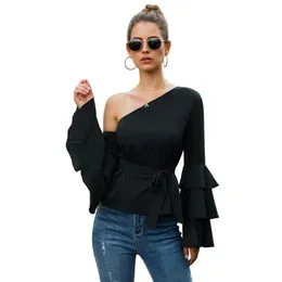 Jesień Czarny Skew Kołnierz Seksowna Koszula I Bluzka Kobiety Ruffles Full Flare Rękaw Off Ramię Eleganckie Slim Fit Tops Bluzki Damy