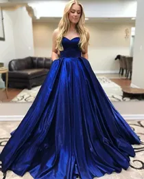 Royal Blue Elegant Sweetheart Ball Gowns Prom Klänningar Korsett Lace Up Back Satin Ärmlös Pagant Party Gowns Evening Klänningar Lång
