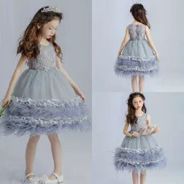 2019 Flower Girls Dresses For Wedding 3D Flower Feather Gray Girls Pageant Dress Lace Appliqued Kids Formal Wear