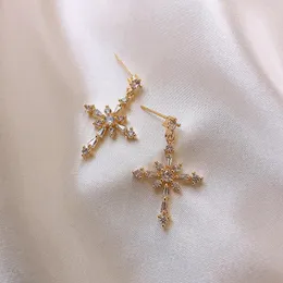 Kofsac Fashion 925 Silver Stud Örhängen för Kvinnor Smycken Ny Shining Crystal Cross Gold Earrings Lady Anniversary Tillbehör