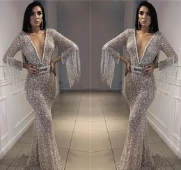 2019 Billiga Silver Sequins Prom Dress Plunging V Neck Långärmad Pagant Holidays Graduation Wear Evening Party Gown Custom Gjorda Plus Storlek