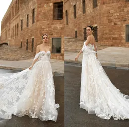 2020 Çiçek A-line Gelinlik Custom Made Sweetheart Aplike Boncuklu Dantel Mahkemesi Tren Gelinlikler Backless fırfır Plaj Gelin Elbise