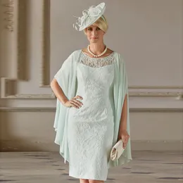 Elegant Mint Green Lace Mother of the Bride Dresses Bateau Neck Kort ärm bröllopsgästklänning med wrap knälängd mantel Kvällsklänningar 415