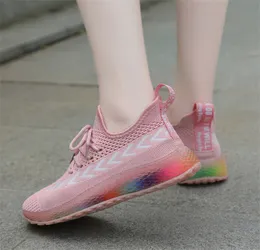 Billiga 2019 nya damer sneakers s sommar andningsbara vilda gårdar lätta mode casual kvinnors skor grossist