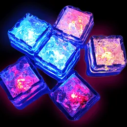 Aoto Kolory Mini Romantyczny Luminous Cube LED Sztuczne Kostki Lodu Flash Light Wedding Christmas Party Decoration