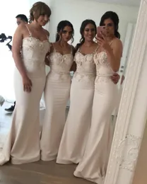 2020 Długie Syrenka Suknie Druhna Koronki 3D Aplikacje Kwiaty Kraj Wejście Pociąg Satynowa Ślubna Dress Plus Size Maid of Honor Suknie