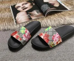 2019 Heta män Kvinnor Sandaler Designer Skor Luxury Slide Sommar Fashion Wide Flat Slippery Sandaler Slipper Flip Flop Storlek 35-46 Flower Box