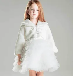 2022 White Winter Jack -flickor Kids Capes Warm Long Sleeve Wedding Flower Girl Wrap Jacket Brud Little Girls Coat Accessories In242C