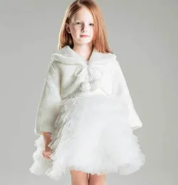 2022 Weiße Winterjacke Mädchen Kinder Capes Warm Langarm Hochzeit Blumenmädchen Wickeljacke Braut Kleine Mädchen Mantel Zubehör In242C