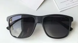 Luksusowy Matowy Czarny Klasyczny Spolaryzowany Okulary 1047 / N / S 56mm Mens Designer Fashion Sunglasses Zupełnie nowe z pudełkiem