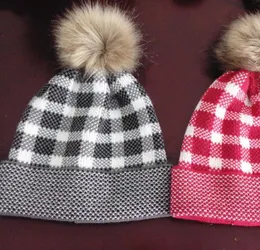 ウールニットキャップの冬の格子縞の帽子女性厚さの縞模様の帽子暖かいトレンディなウール豆の屋外ポンポムキャップ