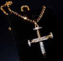 Atacado - Punk Colar na moda Masculino 18K Cor de Ouro Crucifixo Cruz Jesus NecklacePendants Homens Jóias Presentes Presente de Natal Frete Grátis