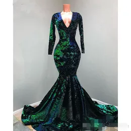2020 Vintage Green Prom -klänningar Långa ärmar paljetter Lace Applique Sexig Deep V Neck Plus Size Size Eveing ​​Glow Formal OCN Wear Custom Made Made
