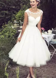 Lace Tea Length Beach short Wedding Dresses cap sleeves 2019 Vintage Sheer Neck Ivory Tulle A Line Country Style Short Bridal Gowns