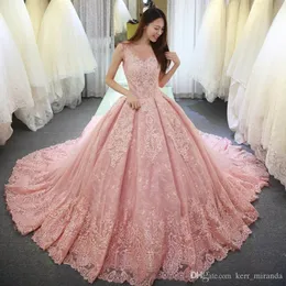 ثوب الكرة الوردي الفاخر فساتين Quinceanera الزائفة الدانتيل الحلو 16 اللباس مغرفة الرقبة Vestido de Festa Long Tulle Ordal Prom Dons DH4157