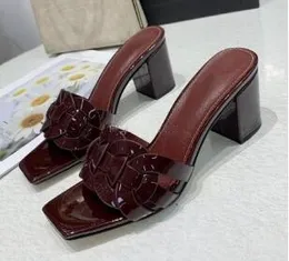 Märke 2019 Nya Äkta Läder Sandaler Kvinnor Designer Skor Kvinna Slipper Slides Heels Sandalias Kvinna Lady Sommar Strandskor 0223