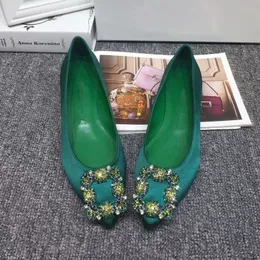 Ladies 2019 Sedtos de seda 2019 Sapatos de diamante pontiagudos grátis Sapatos de diamante de salto baixo Sapatos coloridos de vestido de noiva Green 5
