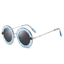 Großhandelsprodukte 2018 Bee Designermarke Luxus Damen Sonnenbrille rosa Mode runder Buchstabe Muster Vintage schwarz Retro Sonnenbrille Damen