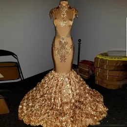 Wysoka szyja Złota aplikacja Cekiny Koronki Syrenki Specjalne Prom Dresses Handmade 3D Kwiaty Formalne Suknie Wieczorowe Party Suknie