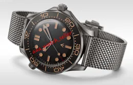 качество No Time To Die 007 мужские роскошные часы Титановый корпус 8806 Автоматический механизм с оригинальной кожаной сумкой со светящимся запястьем239Y