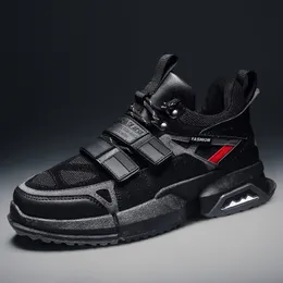 2020 Yeni Erkek Atletik Spor Moda Casual Eski Baba Ayakkabı Tenis Ayakkabı Erkekler Vintage Büyükbaba EUR39-44 Paris Platformu Üçlü S Sneakers