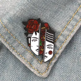 Delad kvinna huvud emalj pin blommor emblem brosch väska kläder lapel pin cool punk smycken gåva till vänner