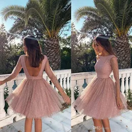Vacker blush rosa homecoming kort prom klänningar 2020 sexig backless en linje knä längd examen klänningar mini cocktail party klänningar