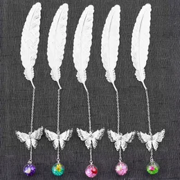 Return Prezent Bookmark Retro Metal Feather Gold Silvery Graduation Pudełko Unikalne Lucky Charm Posenget Wedding Favor Wisiorek dla Gości